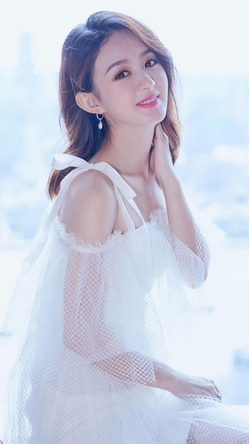 爱游戏平台-国足集训名单公布 多名新人入选，国足集训大名单