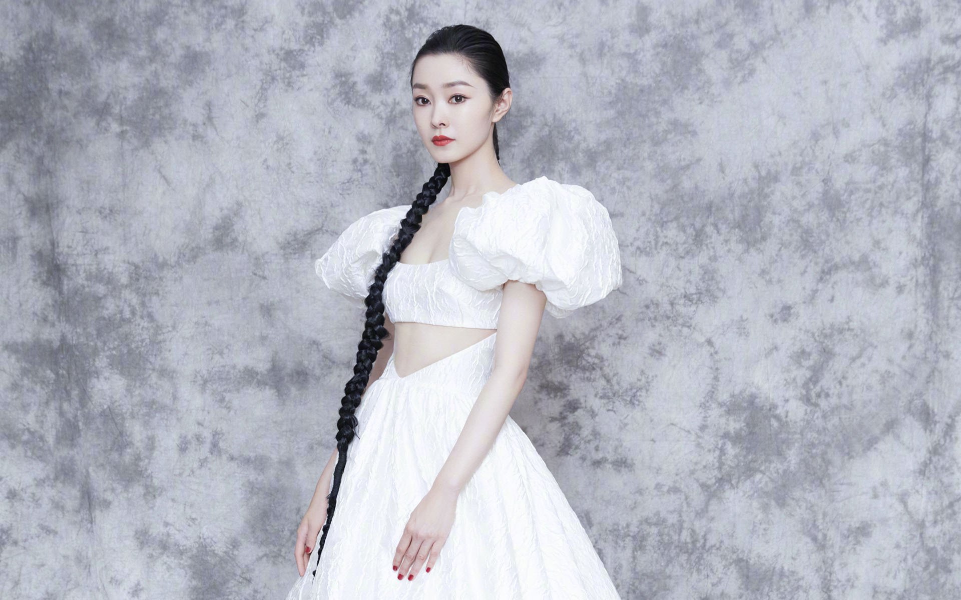 爱游戏app-德甲攻势如潮：多变战术引领潮流，德甲对抗