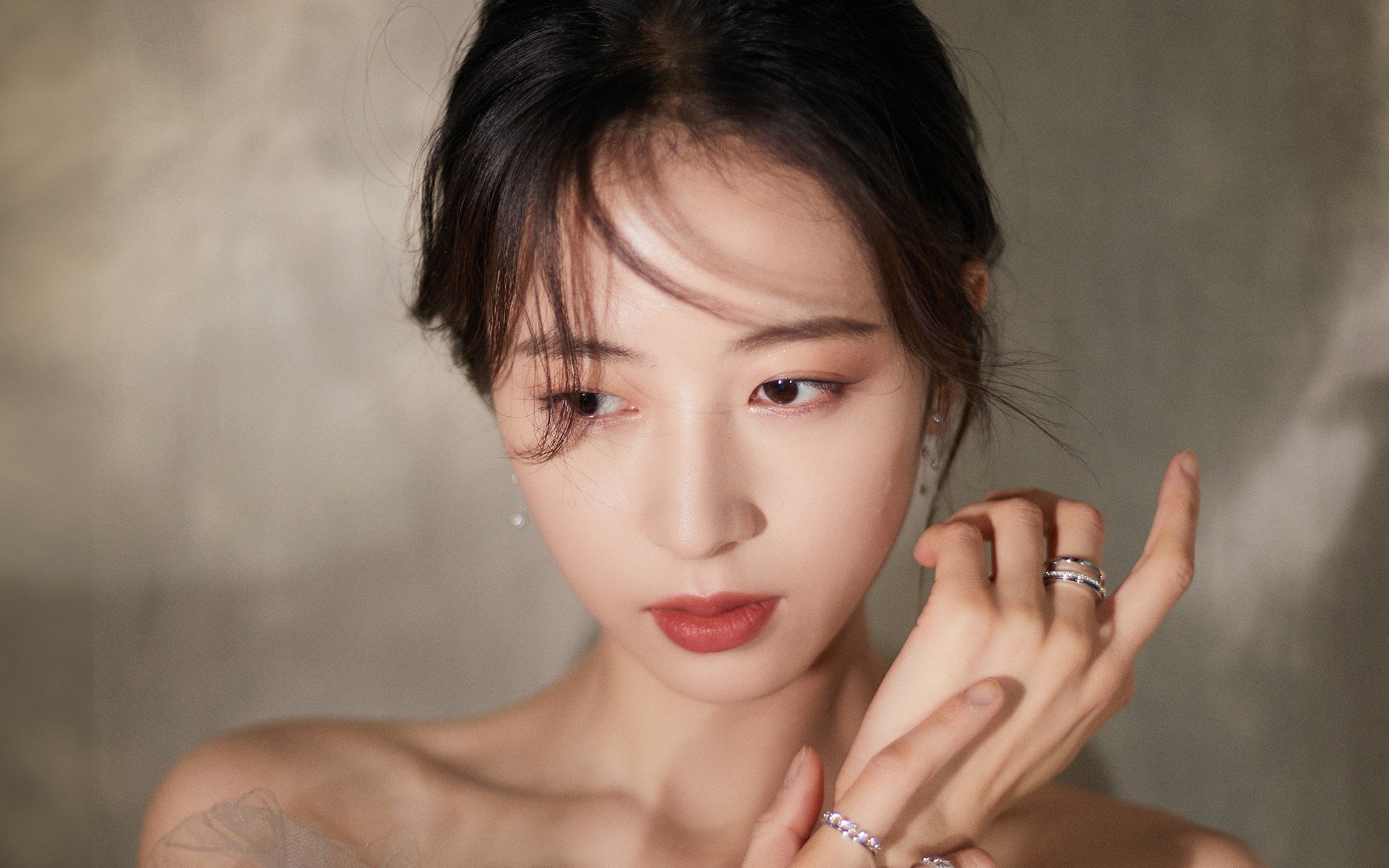 爱游戏体育平台-拜仁慕尼黑势如破竹，德甲领先无悬念