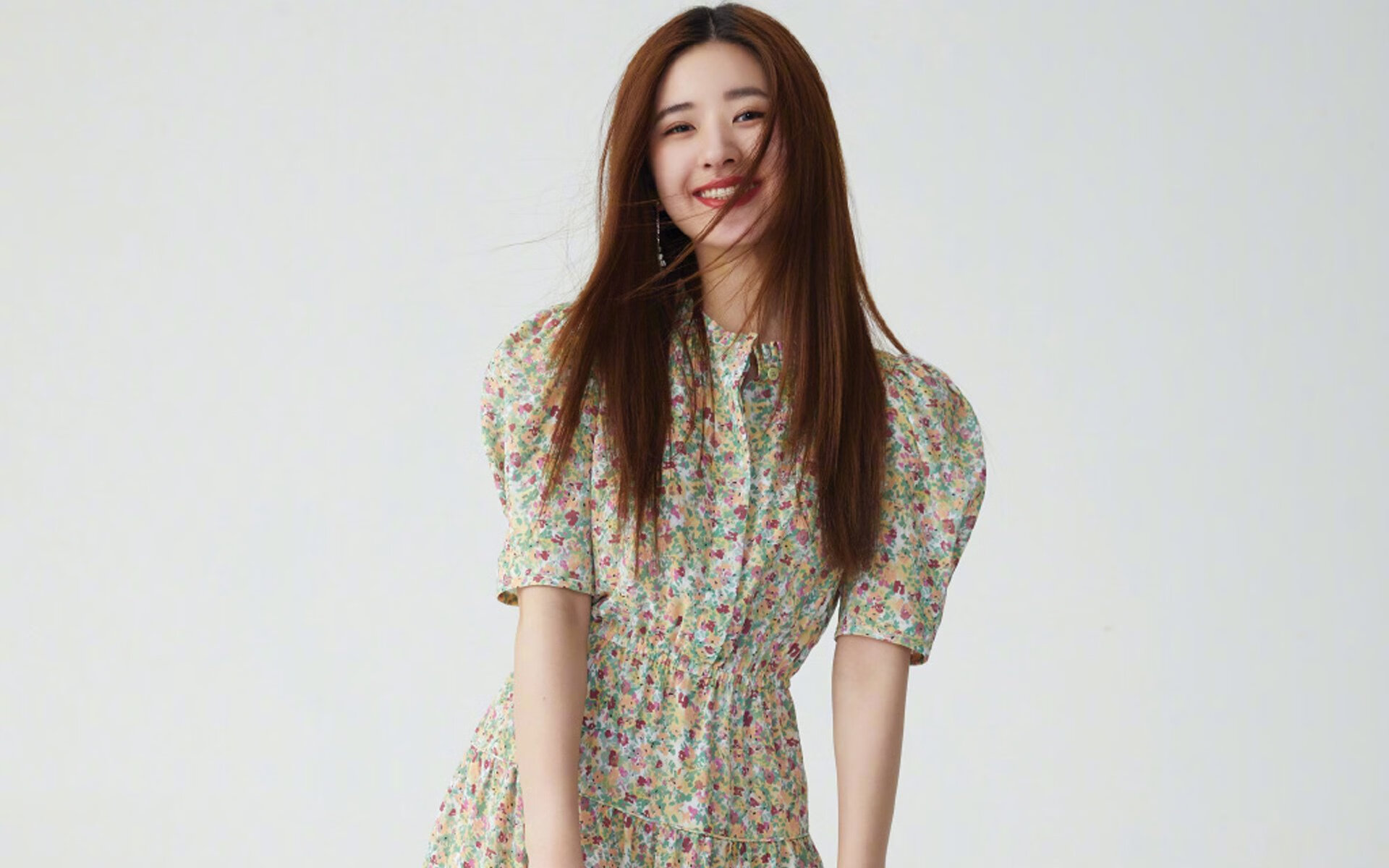 爱游戏下载-Lee 助攻频繁，带动球队前进，lee team